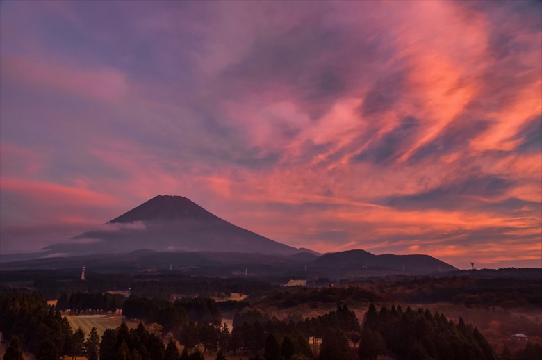 朝日浴び　赤富士、紅富士　グッとくる